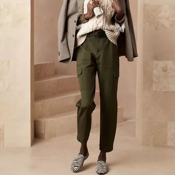 Banana Republic High Rise Tapered Cargo Pant size 4P Black - Picture 2 of 3